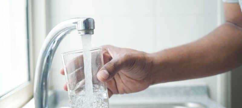tap water running
