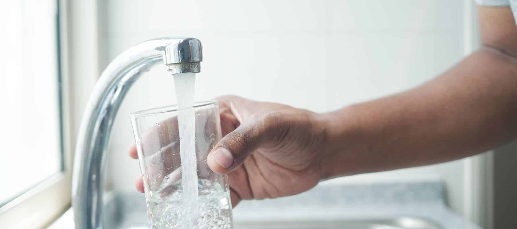 tap water running